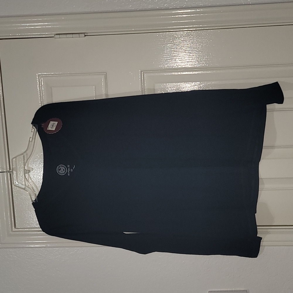 Long sleeve v neck tshirt